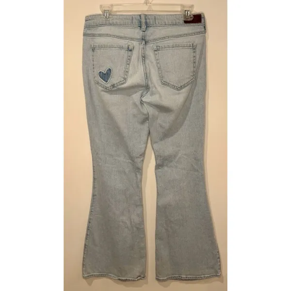Hollister Low-Rise Light Wash Flare Jeans Y2K Coquette Hearts Size 6/28 EUC!! - Image 3
