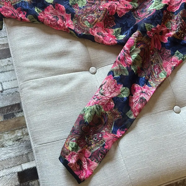 Victoria Secrets Gold Label Floral Button Down Robe Size M/L - Image 3
