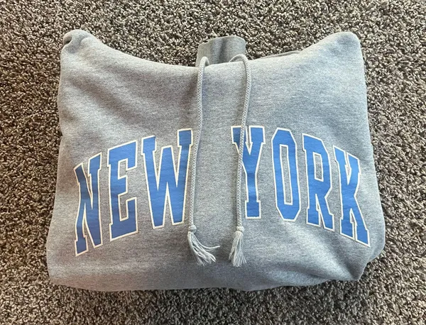 Brandy Melville New York Sweatshirt - Image 3