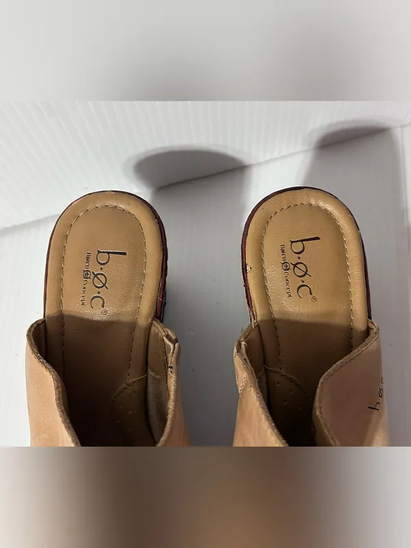 b.o.c. Leather Wedge Slide Sandals women size 8 M - Image 7