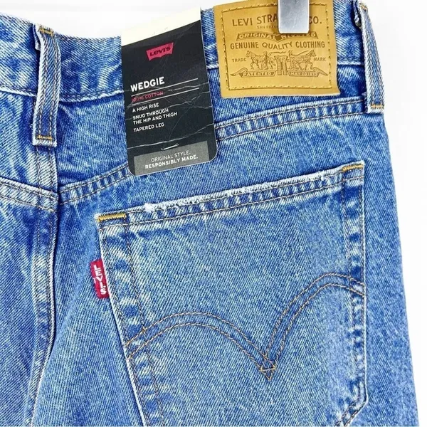NWT Levi's Wedgie Icon Straight Leg Jeans 29 Athens Asleep Model‎ Off Duty - Image 6
