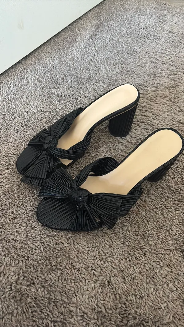 Amazon Heels - Image 2