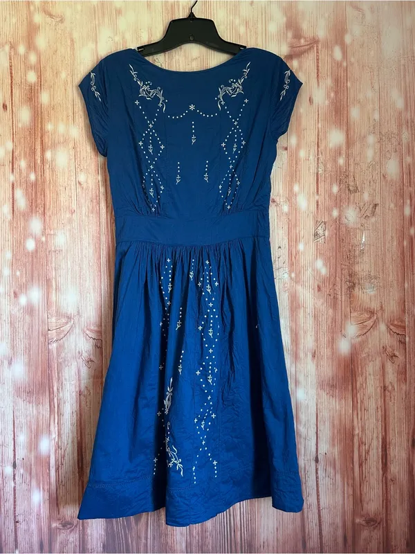 Anthropologie Lil Blue Scoop Neck White Embroidered Cap Sleeve Mini Dress Sz 4 - Image 8