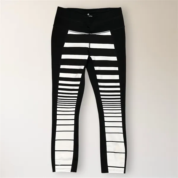 Athleta Sonar Capri Leggings XXS Black White Striped Yoga Running‎ Athletic - Image 2