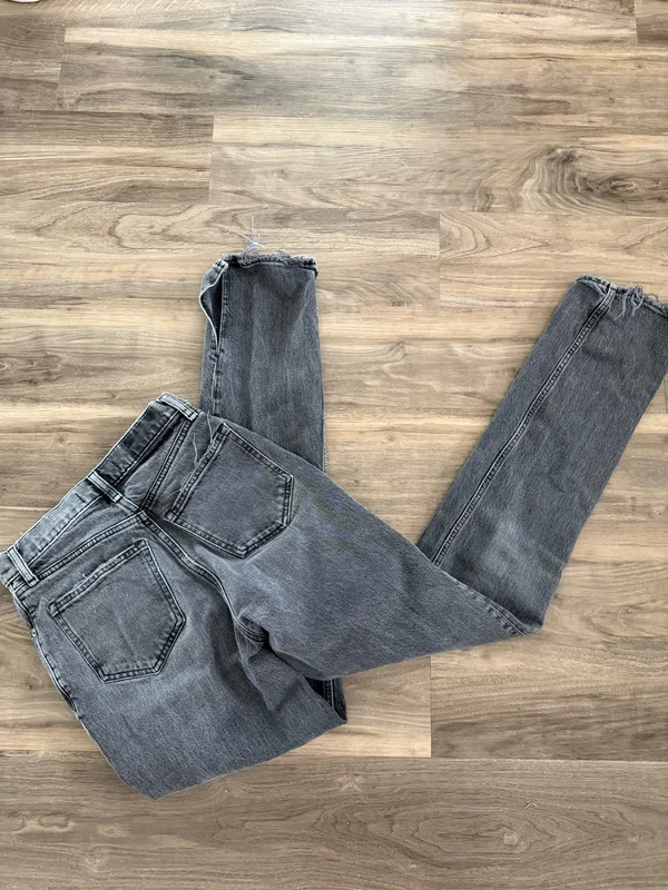 Abercrombie 90s High Rise Relaxed Straight Leg Jeans - washed black - Image 8