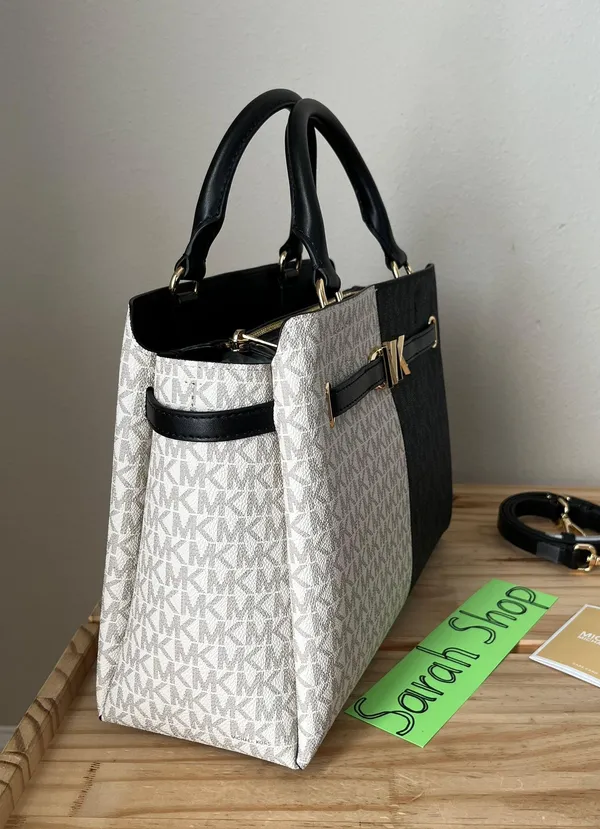 Michael Kors Purse - Image 4