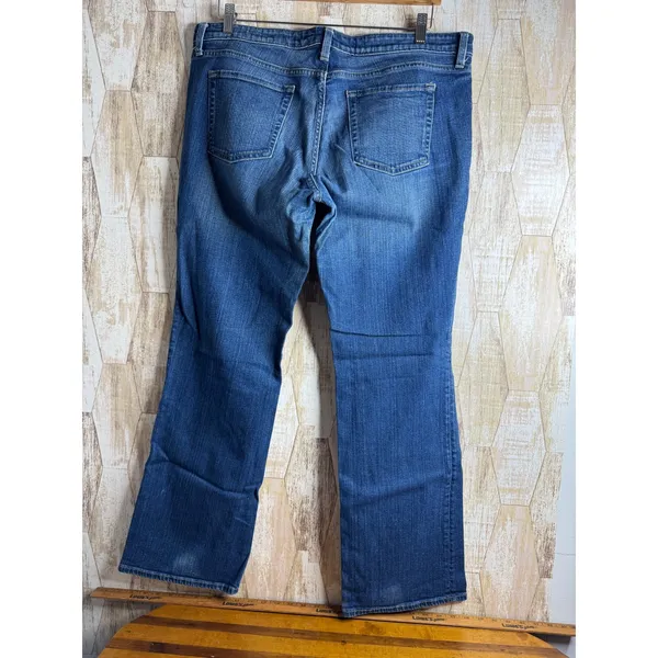 Gap Premium Bootcut Jeans Women's Size 16 33R Medium Wash Cotton‎ Blend - Image 2