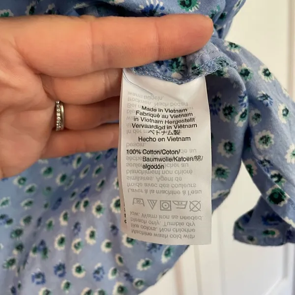 J.crew blue floral cropped button down size small - Image 5