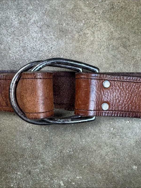 Classic Brown Leather Belt with Large Loop Buckles
Size: Medium - Image 4