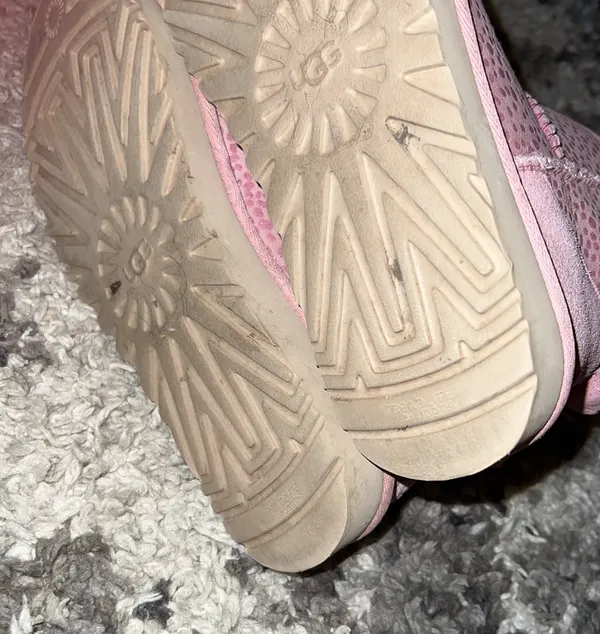 UGG Sz 7 - Image 6