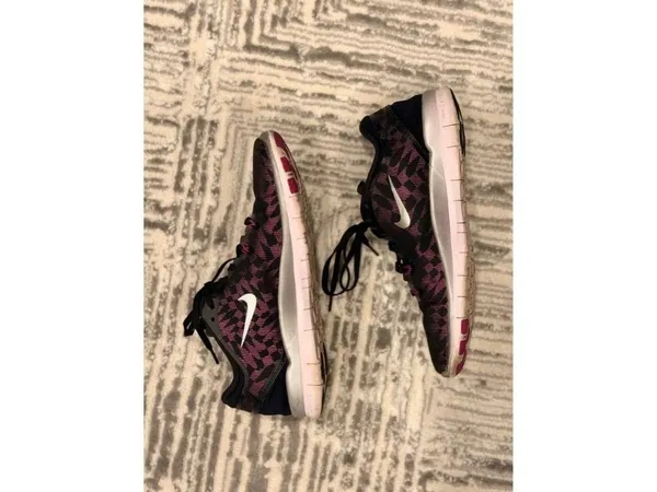 Nike Free women's size 8 TR Fit 5 black/purple/silver running sneaker - Image 3