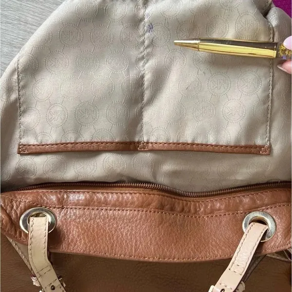 Michael Kors Pebbled Leather Tote Bag - Image 15