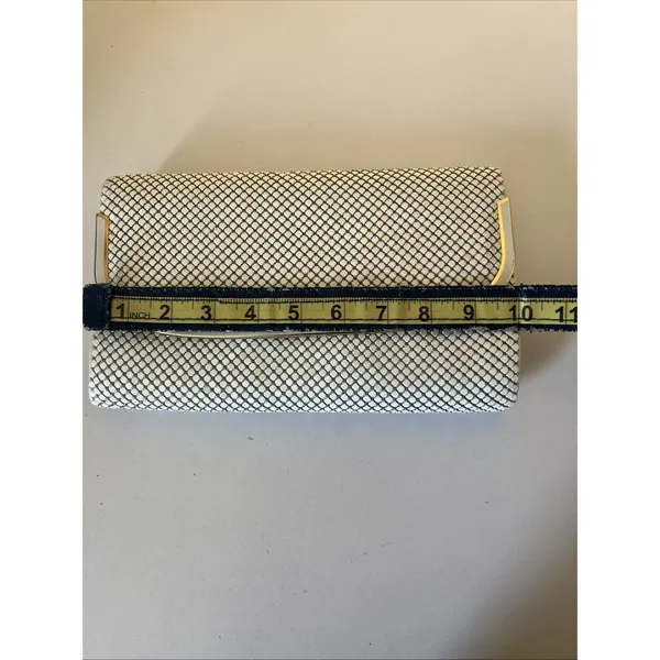 Vintage White and Gold Mesh Crossbody Clutch Purse Detachable Strap - Image 8