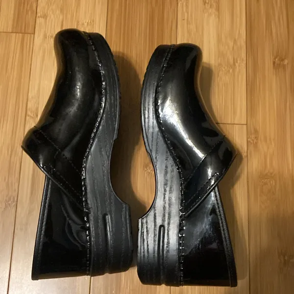 Dansko NWOT Nursing Shining Black Slip On Clogs Women’s Size EU 42 - Image 4