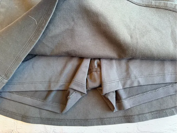 Old Navy Active Dynamic Fleece Short Skort Women's Black Large Zip Pockets - Image 10