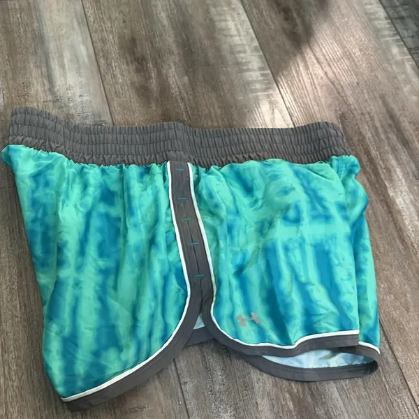 Under Armour shorts blue and green tie dye large - Image 4