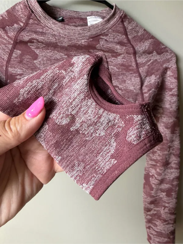 Gymshark Camo Seamless Long Sleeve Crop Top Pink Mauve Women’s - Image 3