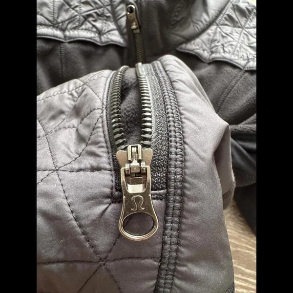 Lululemon Fleecy Keen Jacket III Black Size 6 - Image 4