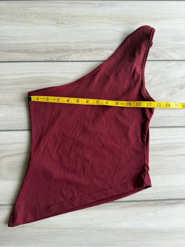 Edikted Knotted One Shoulder Asymmetric Top Maroon Small NWOT - Image 9