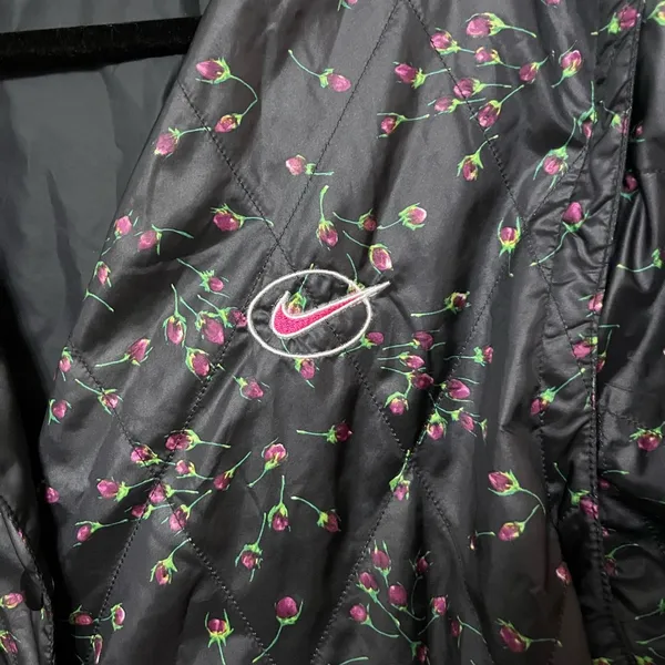 Nike‎ Sportswear Icon Clash Quilted Jacket black floral size large - Image 5