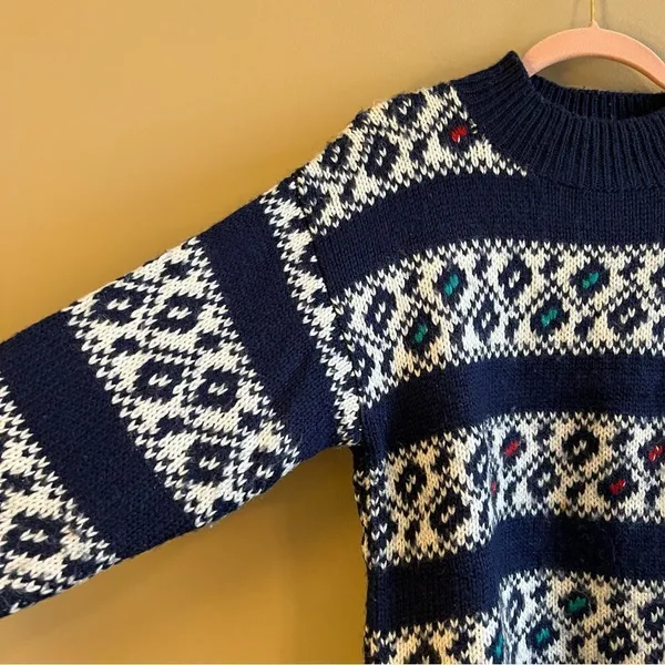 ✨ Vintage 16th Street Blue White Abstract Stripes Sweater Small‎ - Image 5