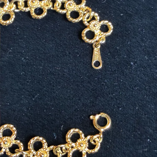 6 1/2 inch, Vintage Gold Tone Triple Ring Petal Flowers Bracelet by Avon - Image 3