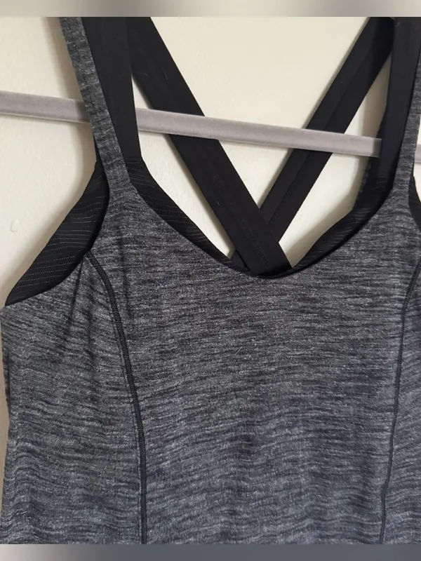 Lululemon Run For The Gold Tank Top Black Heathered Gray Bra Women’s Size 6 - Image 5