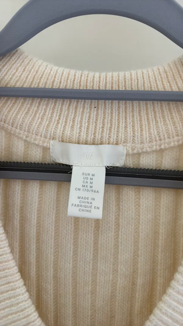 H&M White Sweater Vest - Image 3