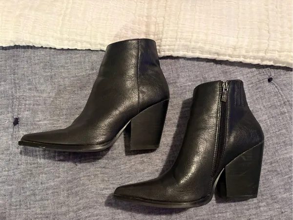 Women’s Black Pointed Toe Ankle Boots - Sleek Leather Look - Image 3