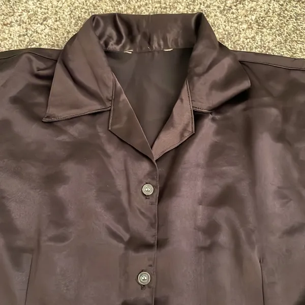 Chocolate brown Satin short sleeve shirt NWOT - Image 4