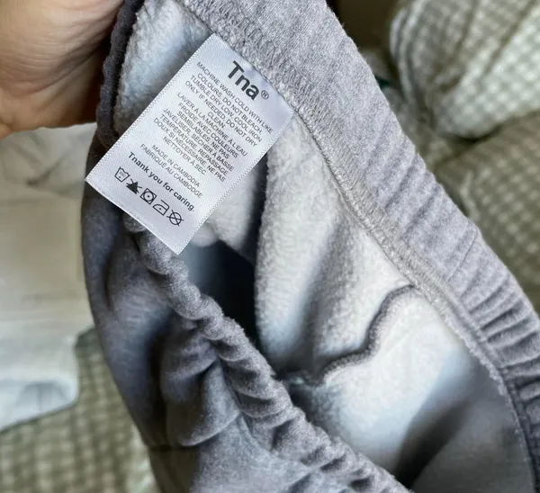 aritzia tna cozy grey sweat shorts - Image 4