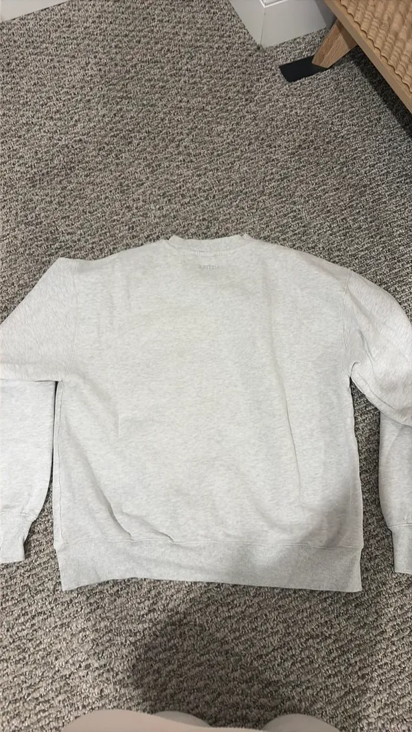 Aritzia Crewneck - Image 2