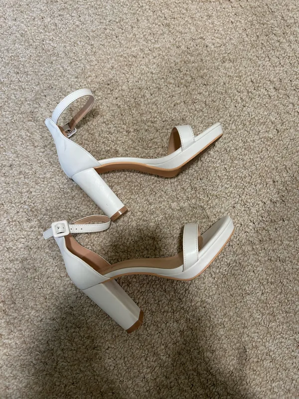 White Sandal Heels size 8 - Image 7