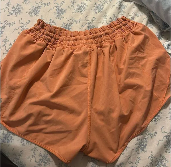 Lululemon Hotty Hot 2.5" - Image 2