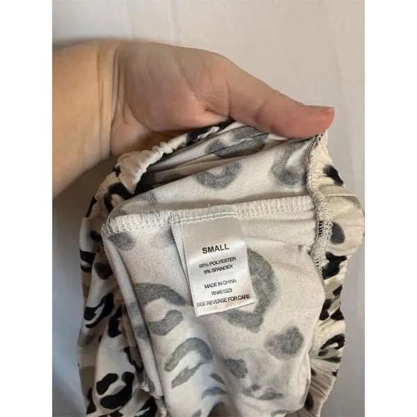 Jaclyn Intimates Pajama Set Womens Small Ivory Animal Print Button Top - Image 11