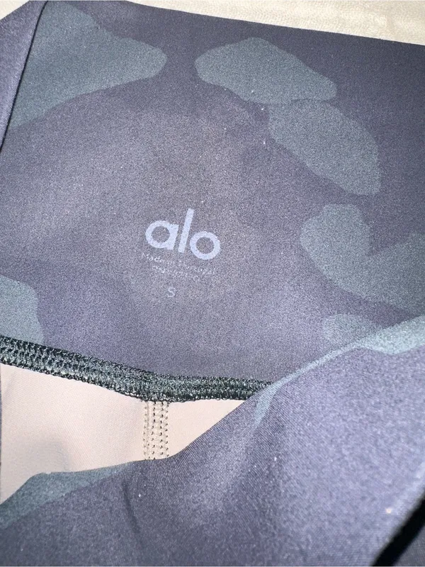 Alo Yoga High-Waist Camo Vapor Leggings size S - Image 6