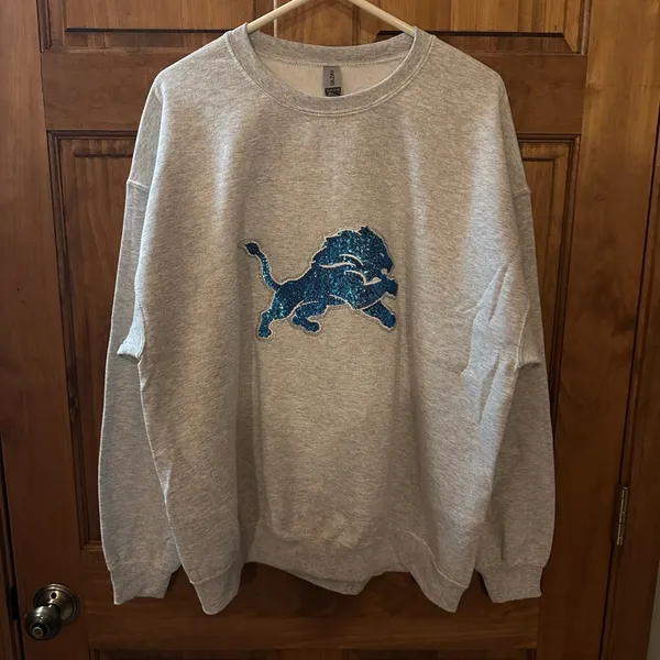 Gildan Detroit Lions sweatshirt! NFL gray sequin bedazzled logo crewneck size XL! - Image 7
