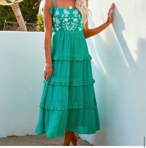 Vici NEW -PARISA EMBROIDERED TIERED MIDI DRESS - GRE - Image 3