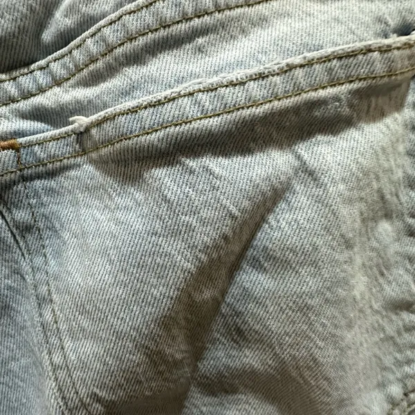 Abercrombie & Fitch Women's Light Wash 90s Midrise Straight Leg Jeans 14s - Image 9