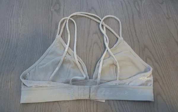 PINK Victoria's Secret velvet bralette strappy back love pink on bottom band in gray and white size medium. - Image 4
