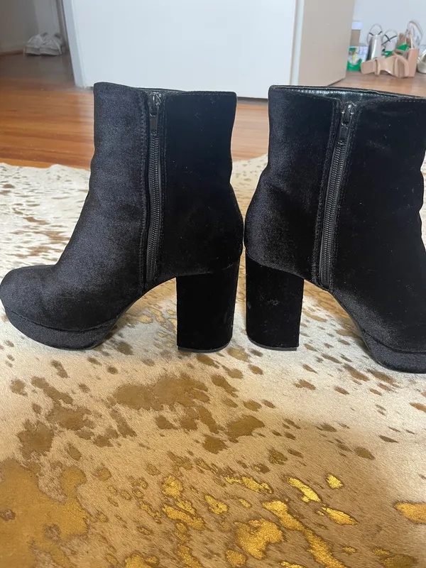 Black Velvet Platform Booties Size 8 - Image 3