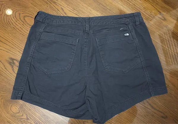 The North Face Women's Black High-Waist Casual Shorts - Image 2