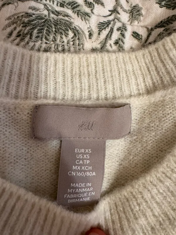 H&M Short Sleeve Knit Sweater Top - Image 2
