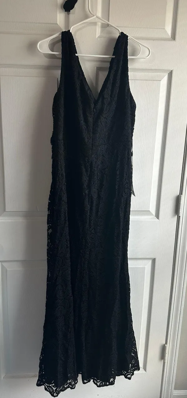 Black Lace Gown Size 18 - Image 2