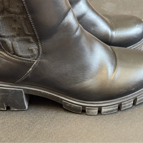 Guess Keva Booties Lugged Sole Chelsea Boots in Black - Image 11