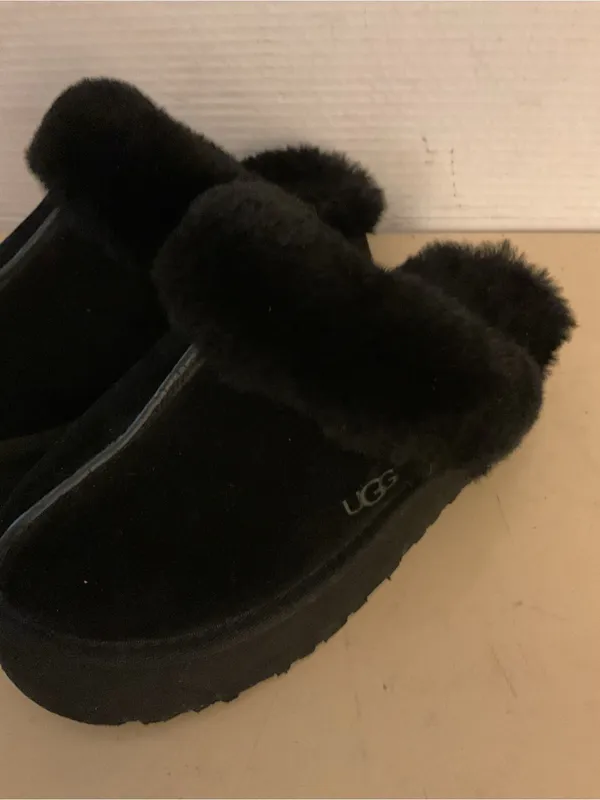UGG women Black Suede fur platform slipper shoes US 6 - Image 4