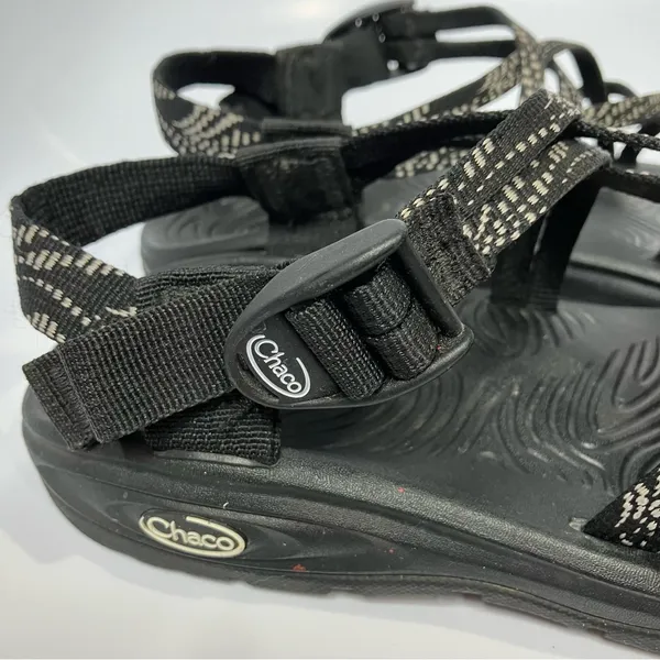 Chacos Zvolv x‎ 2 sandals black & white size 9 - Image 2