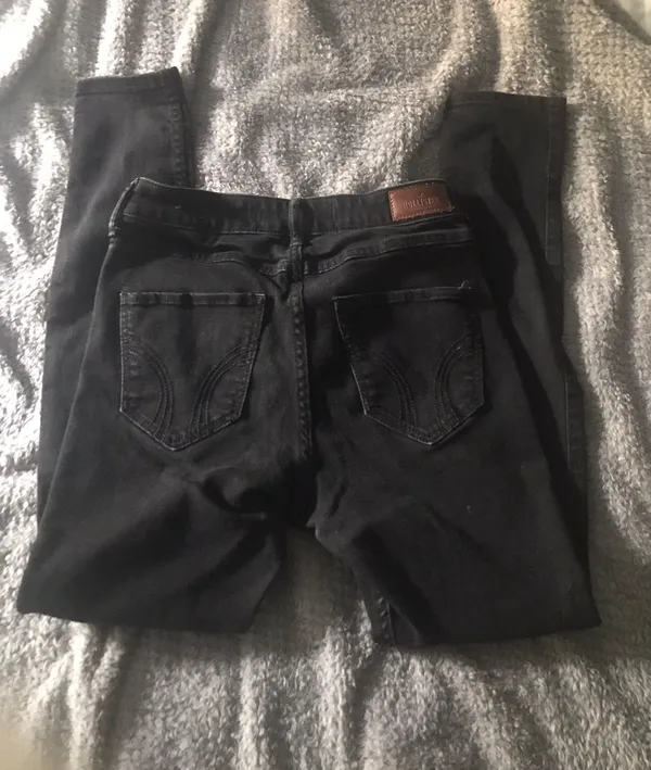Hollister High-Rise Jeans - Image 3
