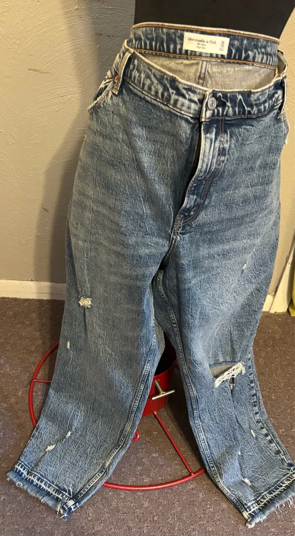 Abercrombie & Fitch The Mom High Rise distressed jeans woman’s size 22R/36 NWT - Image 8