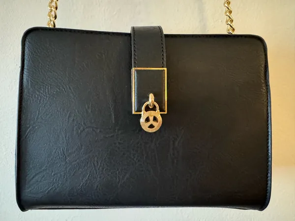 Black and Gold textured Shoulder Bag - Image 4